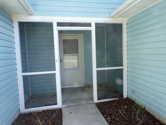 Building Photo - Lovely 3 Bedroom 2 Full Bathroom with a Bonus Room located in Springdale Acres