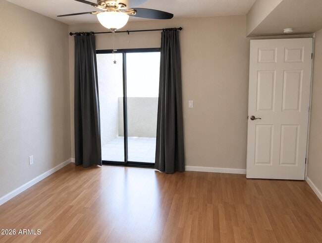 Building Photo - 850 S River Dr