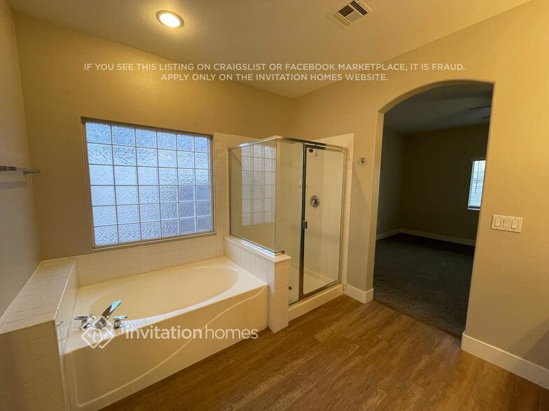 Building Photo - 4469 El Presidio Dr