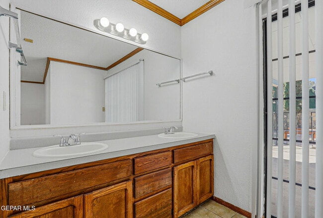 Building Photo - 2356 Juliette Low Dr