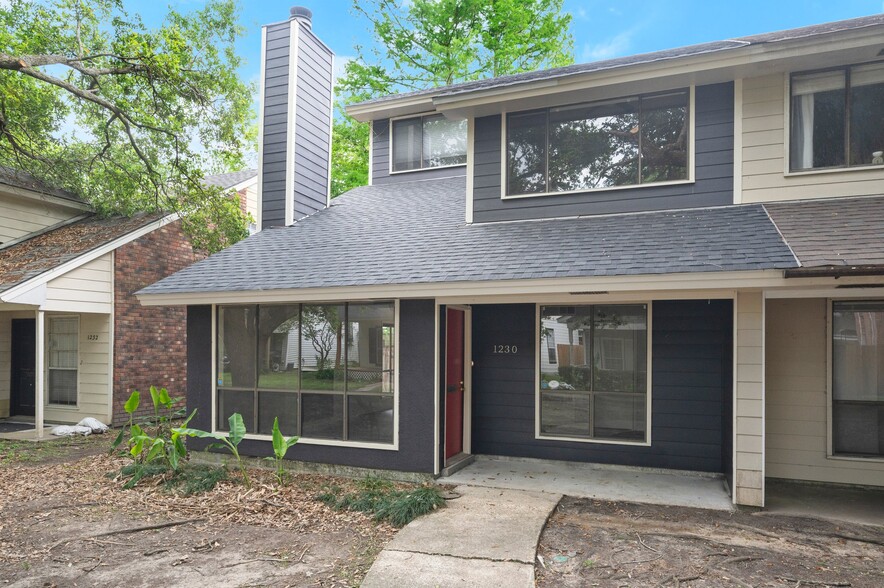 Primary Photo - 1230 Sharlo Ave