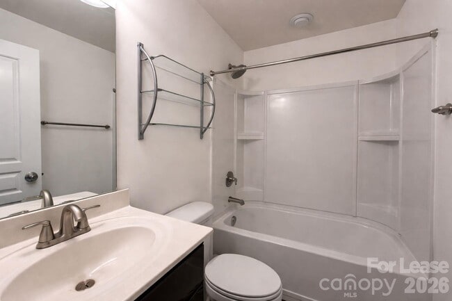 Building Photo - 123 Leyton Loop