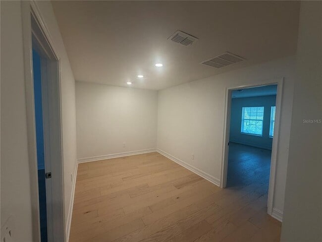 Building Photo - 1427 W Chestnut St