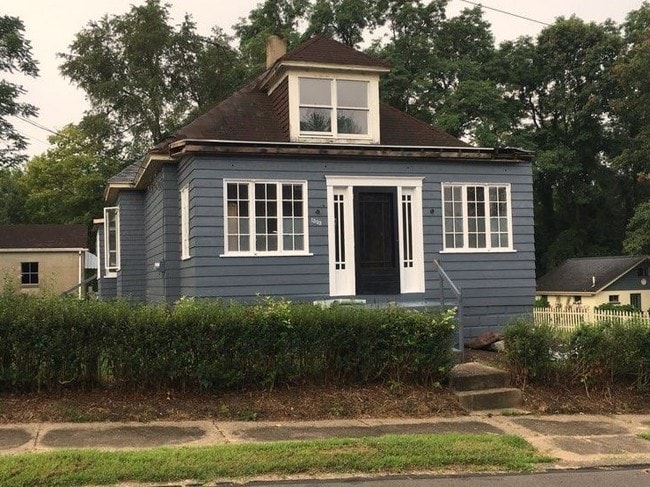 Building Photo - 1303 Lengel Ave