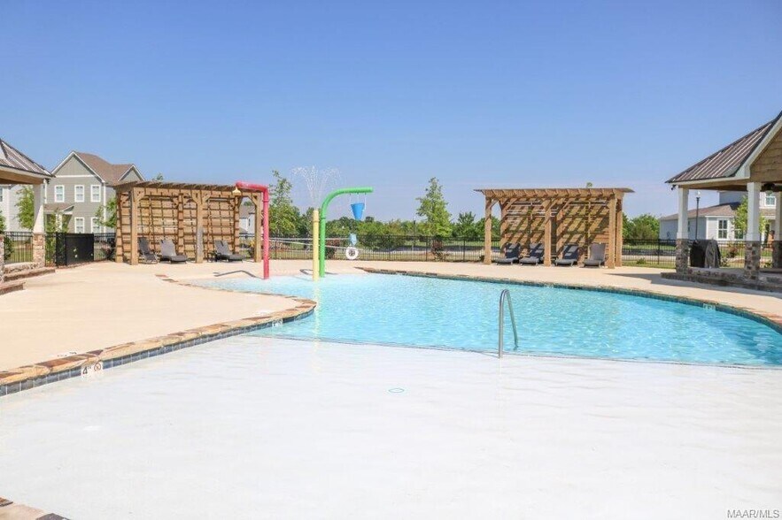 Building Photo - 5206 Pike Lp