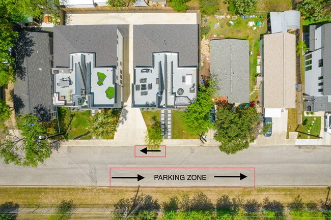 Building Photo - 719 Eleanor Ave