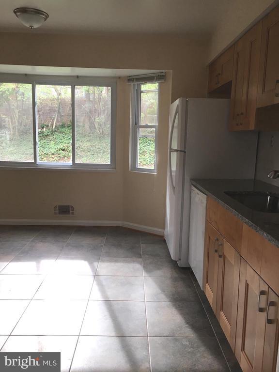 Building Photo - 9204 Bardon Rd