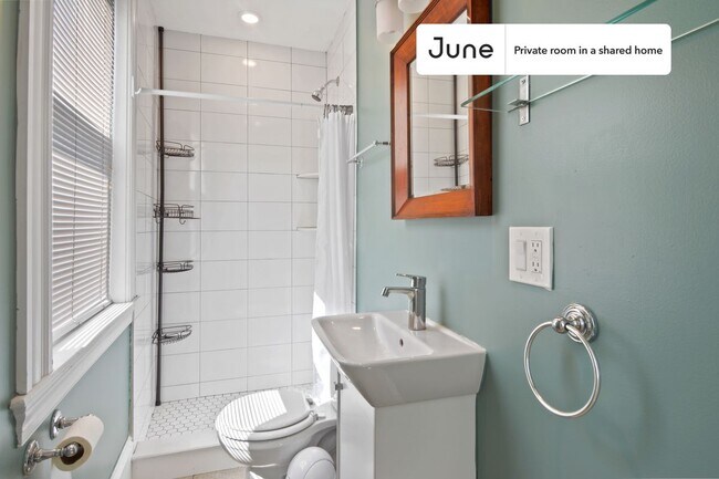 Building Photo - Room in Shared 4 bed/2 bath home