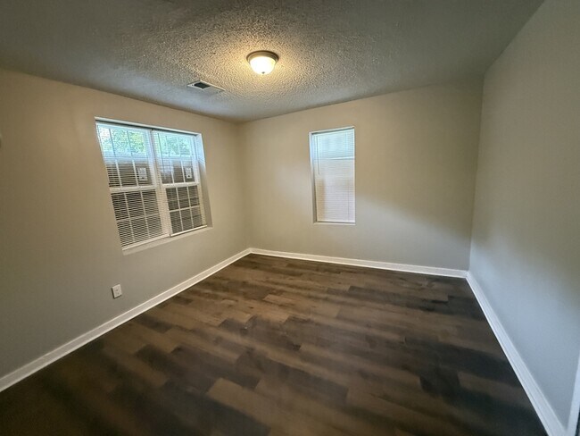 Building Photo - 540 Harahan Rd