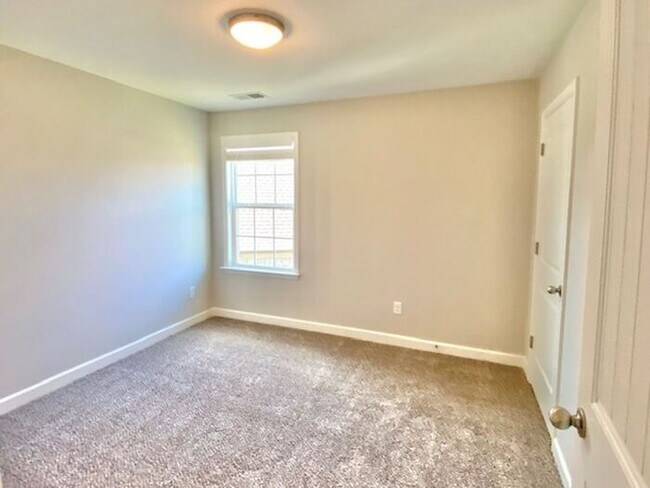 Building Photo - Now Leasing a 4-bedroom 2.5 bath home in Walls, Mississippi at Mallard Park