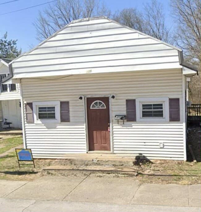 Building Photo - 205 - 205A