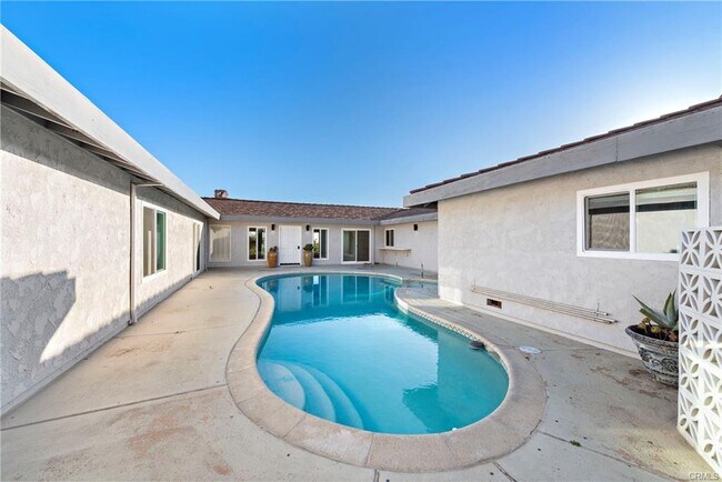 Primary Photo - 32371 Caribbean Dr