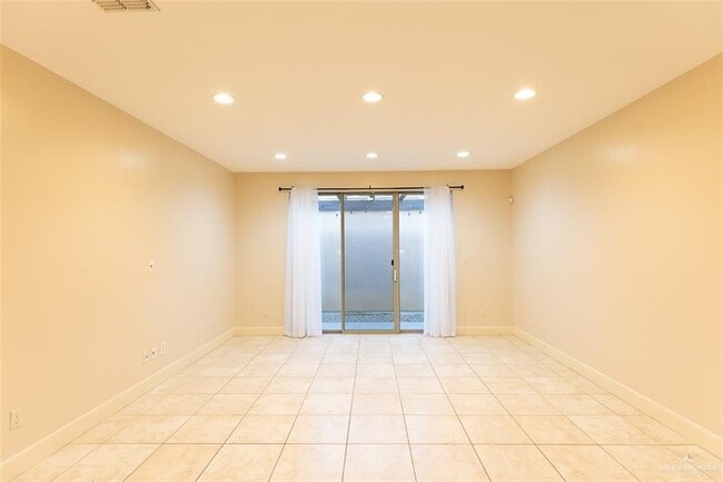 Building Photo - 29 E Uphall Ave