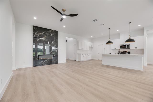Building Photo - 1008 St Matthews Cir
