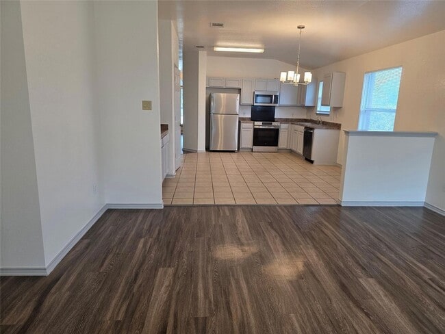 Building Photo - 319 Riverwalk Dr