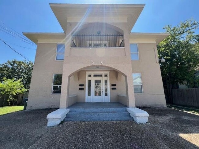 Primary Photo - 2208 Sanger Ave