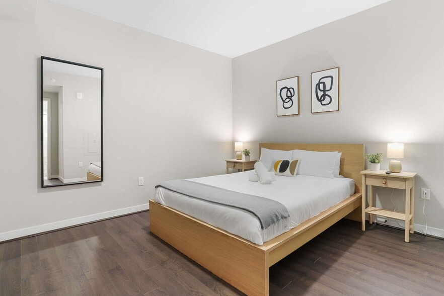 Building Photo - 1122 N Hudson St