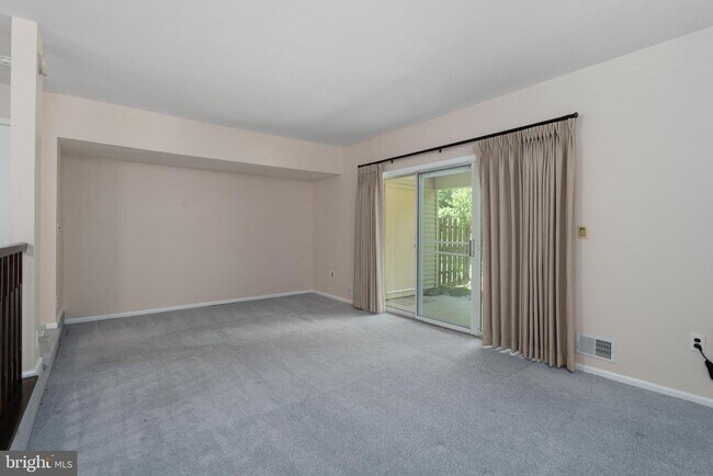 Building Photo - 11 Abelia Ct
