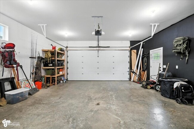 Building Photo - 4 BEDROOM | 2 BATHROOMS | 3 CAR GARAGE | M...