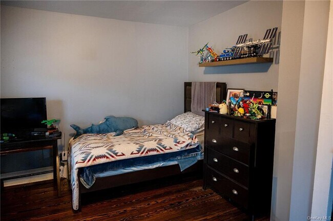 Building Photo - 40 Riverdale Ave