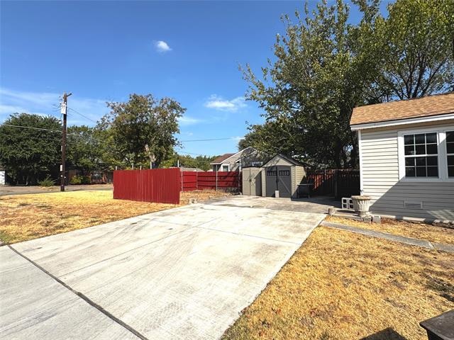 Building Photo - 1415 Abelia St