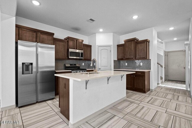 Building Photo - 14963 Pebble Hills Blvd
