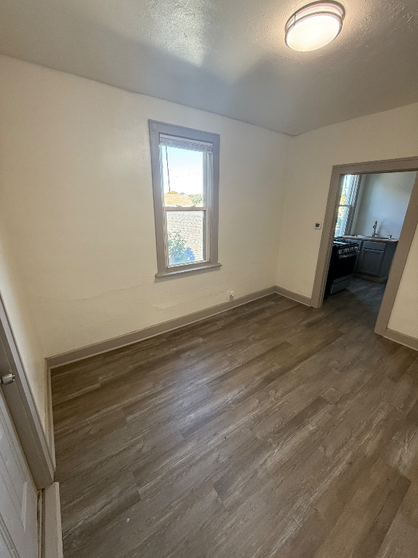 Building Photo - 1342 W 69th St