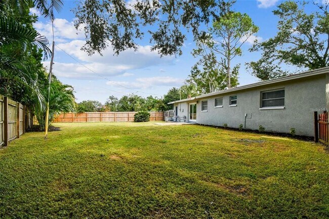 Building Photo - 4545 37th Ave N