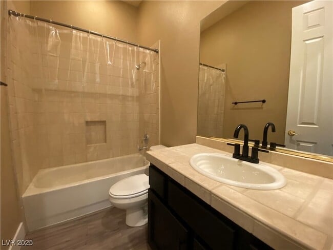 Building Photo - 17 Moraine Dr