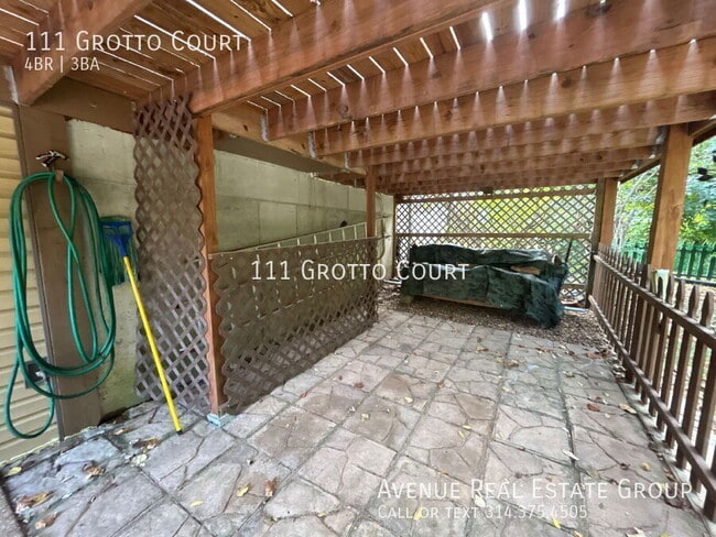 Building Photo - 111 Grotto Ct
