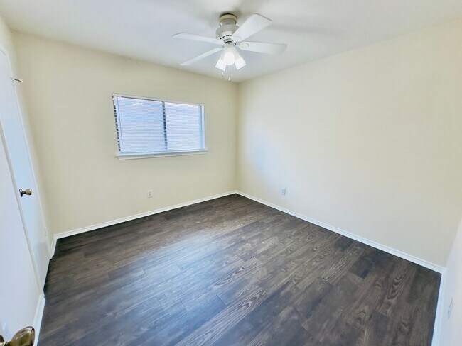 Building Photo - Spacious 4-Bedroom Home in Westwood – Lean...