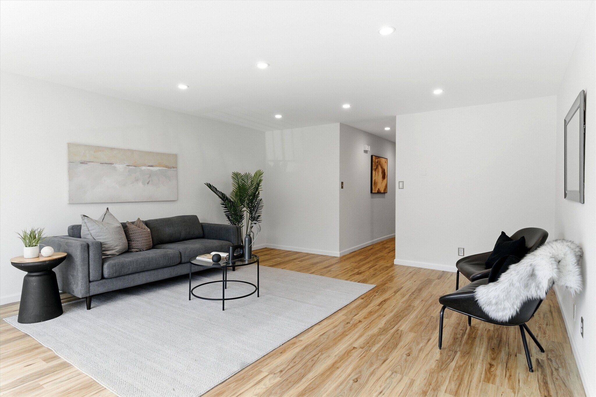 Building Photo - 3609 E 2nd St