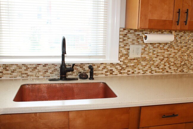 Building Photo - Spacious 3 Bedroom Home – Backyard + Porch Included!