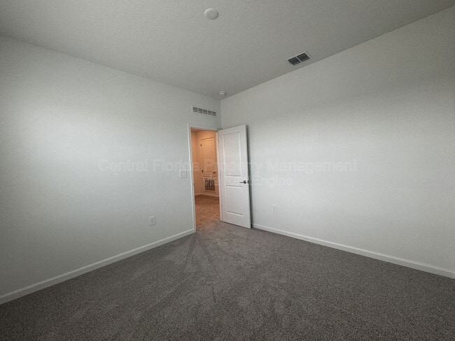 Building Photo - 7370 Summer Ivy Aly