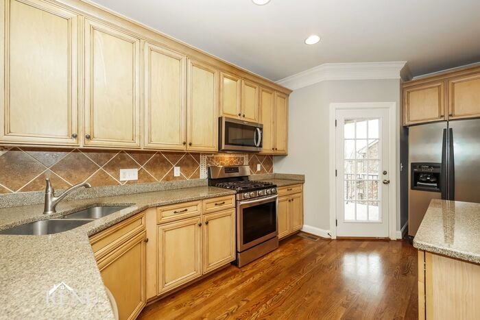 Building Photo - 1338 Sweetwater Dr