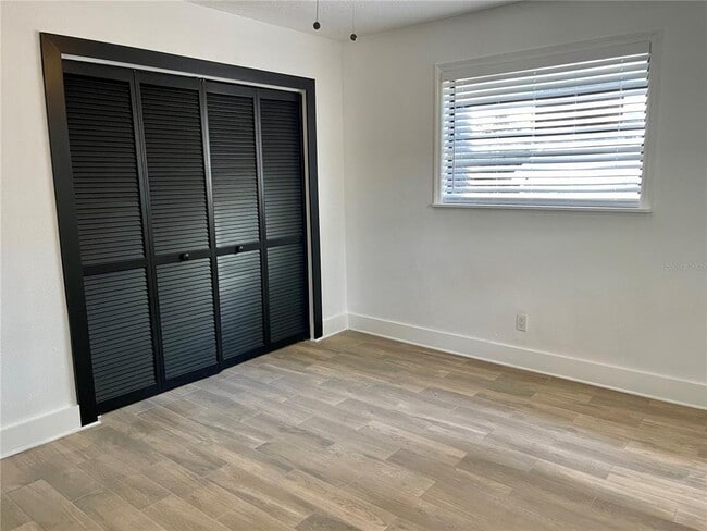 Building Photo - 2118 S Venus St