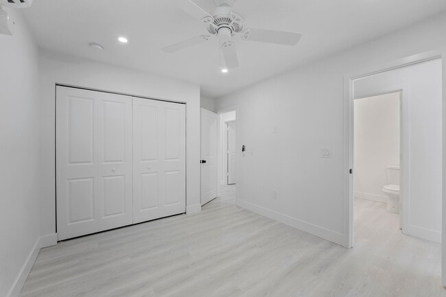 Building Photo - 1279 Beach Rd