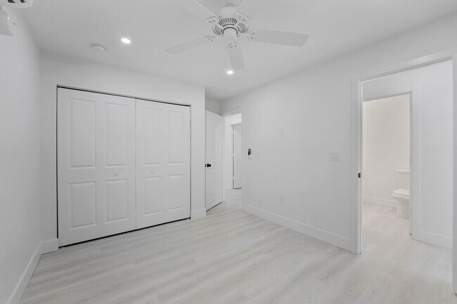 Building Photo - 1279 Beach Rd