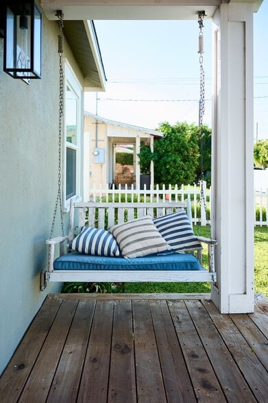 Building Photo - 621 Hewitt St