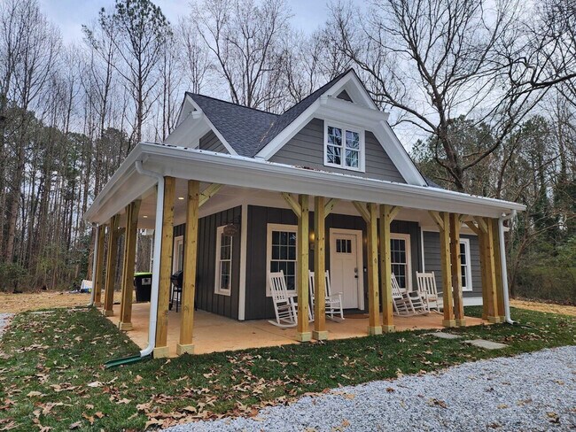 Building Photo - 40 Luther Knight Rd SE