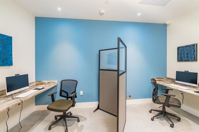 Building Photo - 5961 SW 68th St