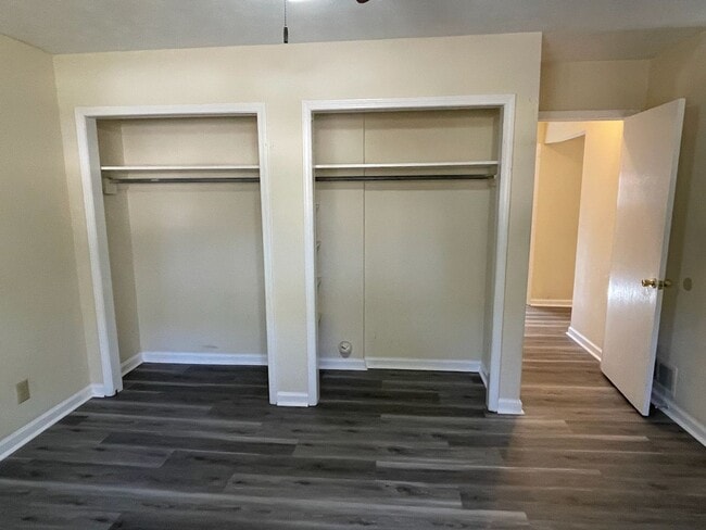 Building Photo - 4912 Valley Dale Ct