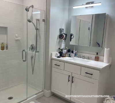 Building Photo - 200 Old Colony Ave