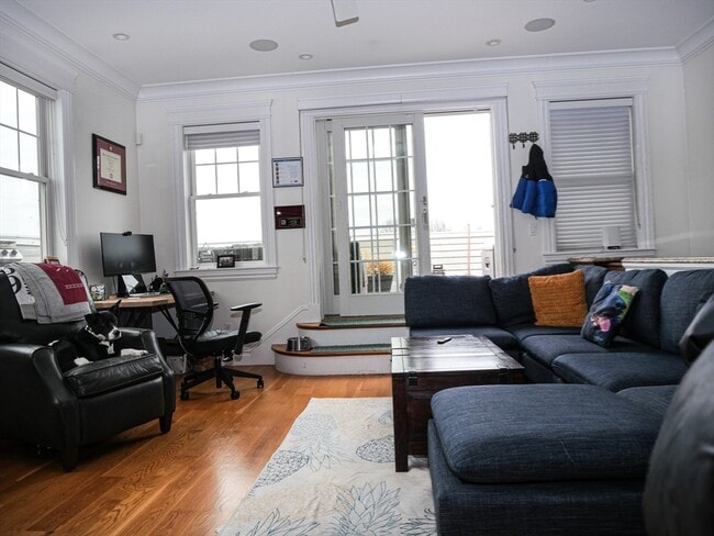 Building Photo - 161 Tudor St