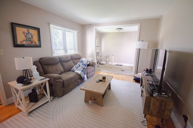 Building Photo - Charming 1-Bed Home With Patio + Garage Minutes From Downtown