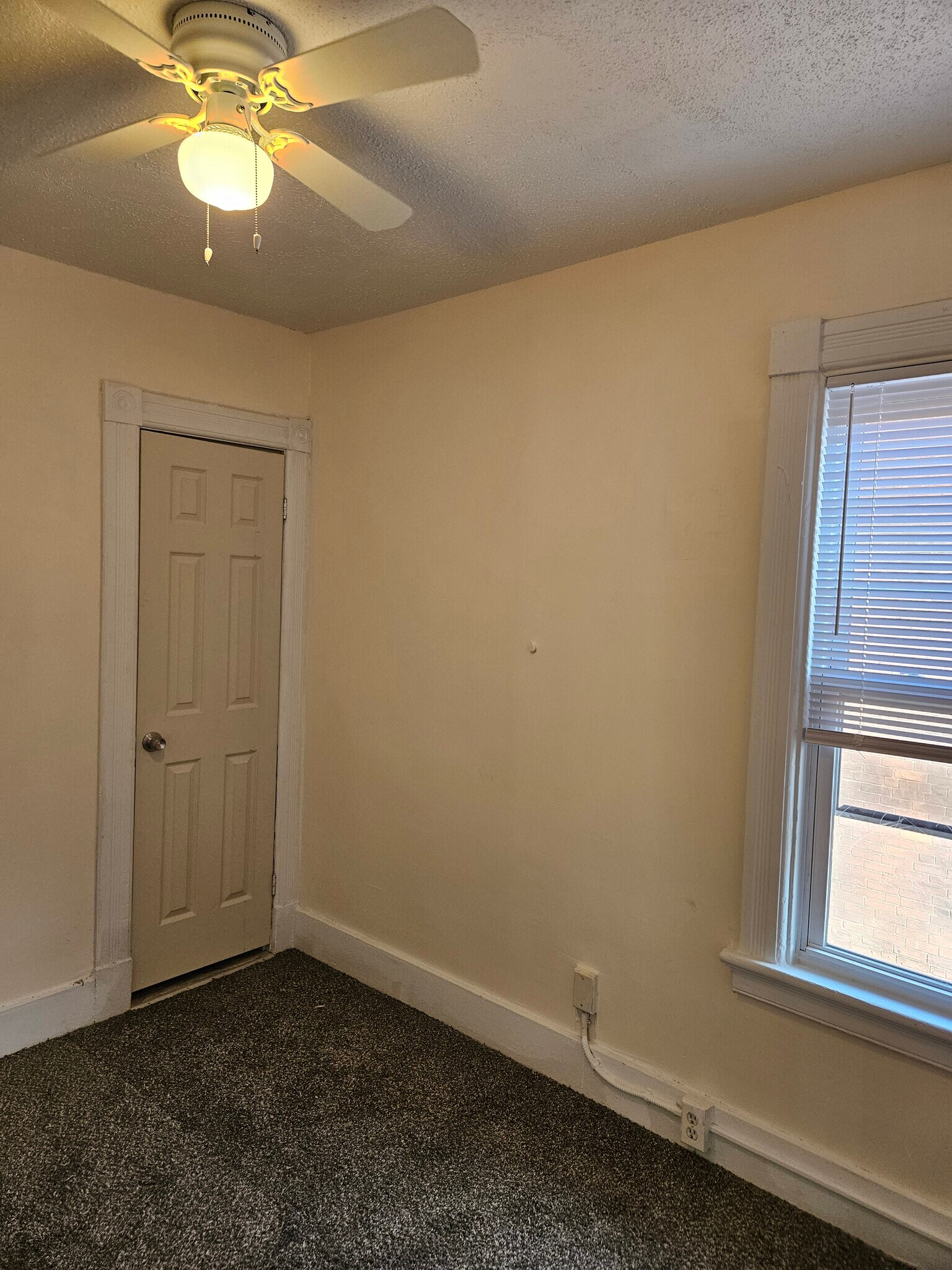 Second bedroom Can be a office too - 116 Nicoll St
