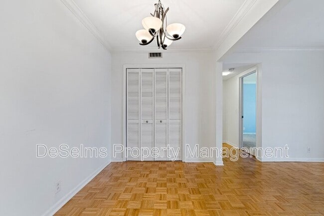 Building Photo - 5025 Hillsboro Pike