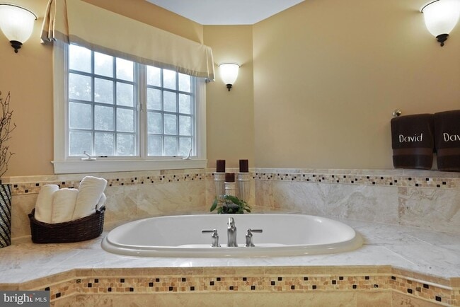 Building Photo - 9864 Walker Glen Ct