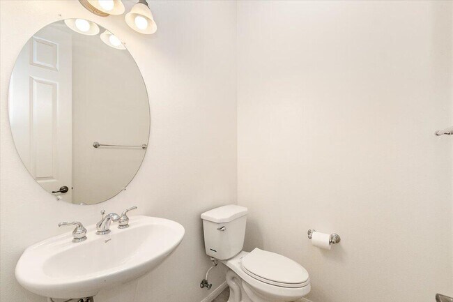 Building Photo - 48640 Via Carisma
