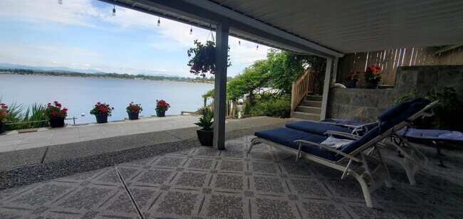 Building Photo - 1611 Vernon Rd